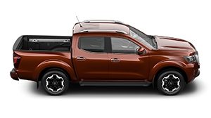 Nissan Frontier 2022 versión Platinum LE Diésel 4x4 color naranja cobrizo
