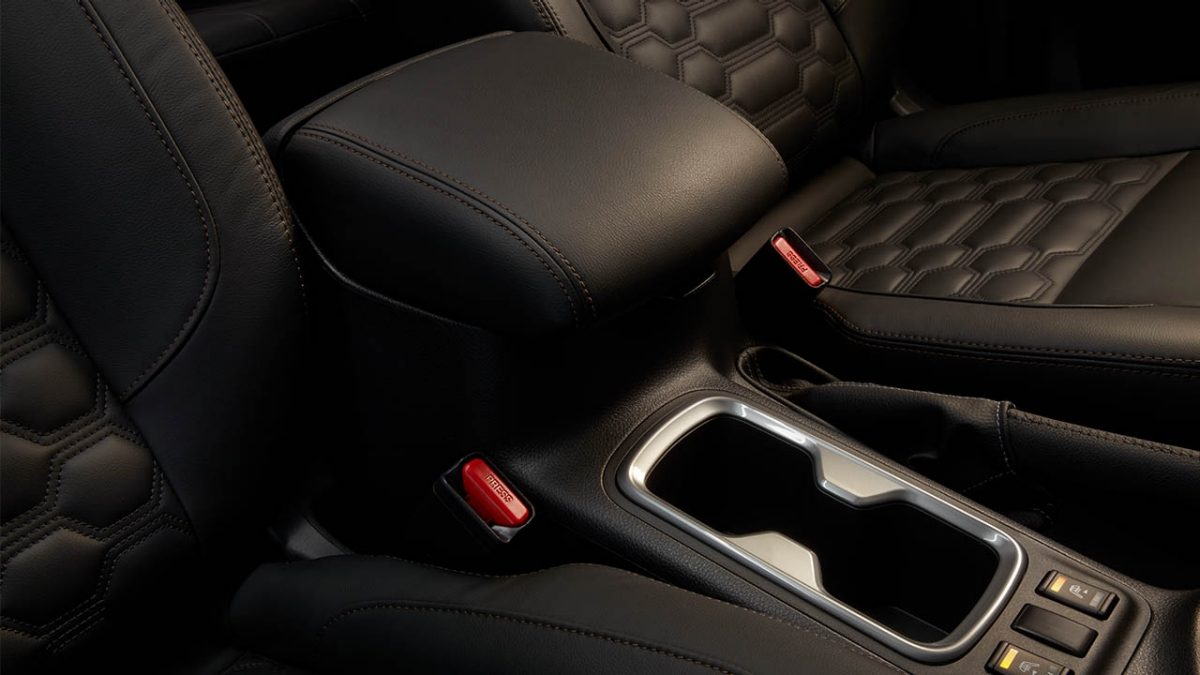 Consola descansabrazos de Nissan Frontier 2023