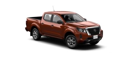 Nissan Frontier 2023 versión XE color naranja cobrizo