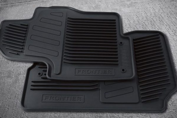 Tapete de uso rudo diseñado para Nissan Frontier 2023