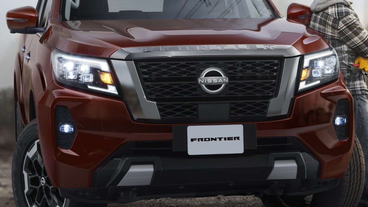 Los Faros LED de Nissan Frontier 2023 son perfectos para todo terreno