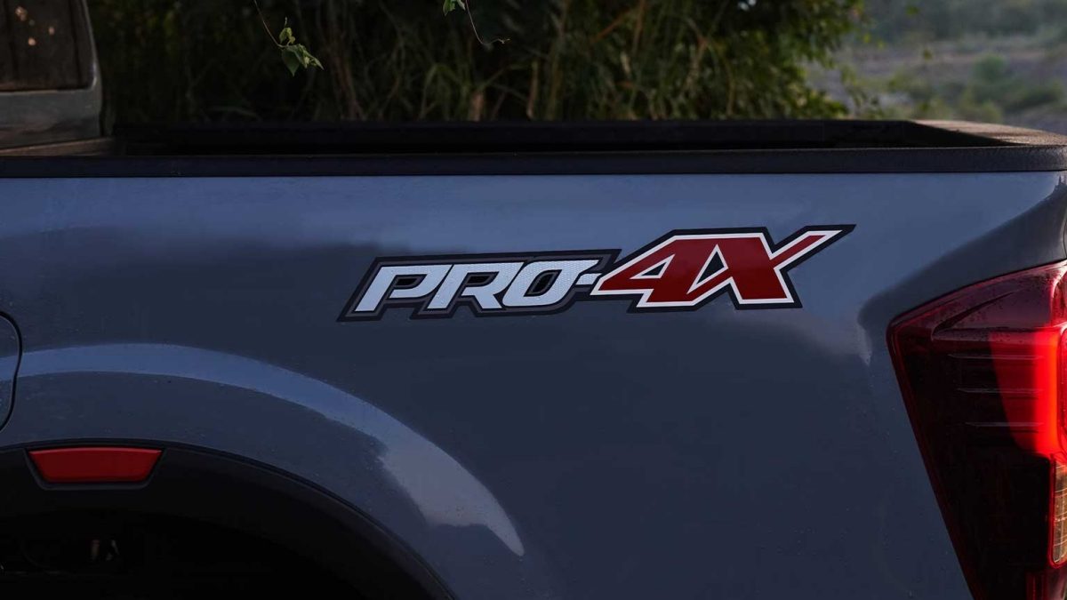 Sticker que resalta en la Nissan Frontier PRO-4X 2024