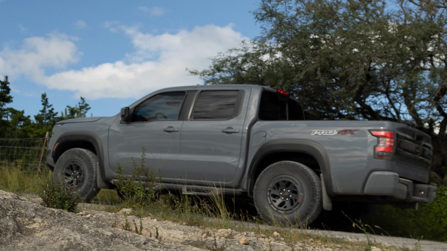 Nissan Frontier V6 PRO-4X 2025