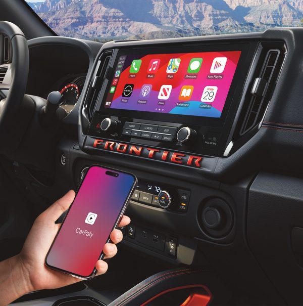 Nissan Frontier V6 PRO-4X 2026 con Apple CarPlay y Android Auto inalámbrico
