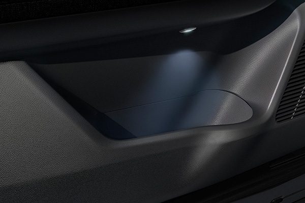Accesorio de luces en puerta para nuevo Nissan Kicks 2025