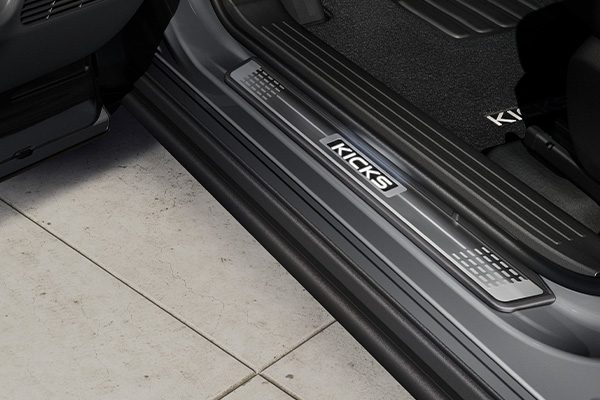 Estribos iluminados para nuevo Nissan Kicks 2026