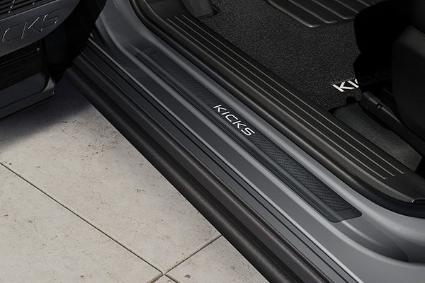 Estribos interiores para el nuevo Nissan Kicks 2026