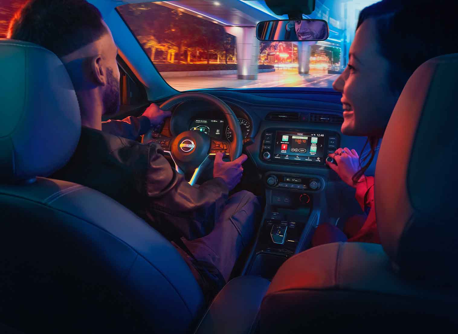 Nuevo Nissan Kicks e-POWER 2023 interior tablero y conectividad