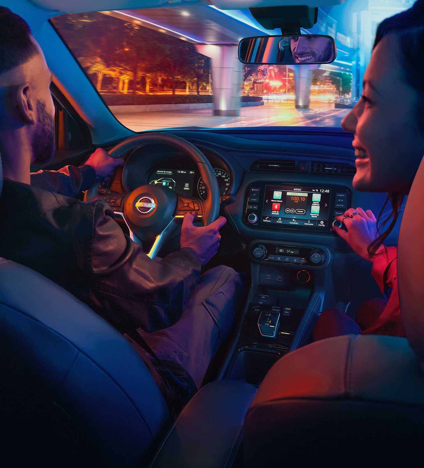Interior del nuevo SUV Nissan Kicks e-POWER 2024 con Android Auto y Apple CarPlay