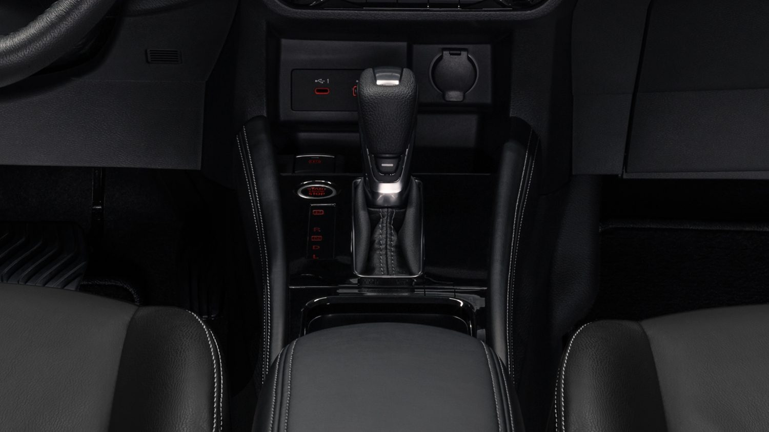 Nissan Kicks 2025 interior palanca de cambios