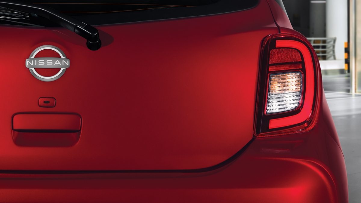 Detalle de los faros traseros LED de Nissan March que amplifican su visibilidad