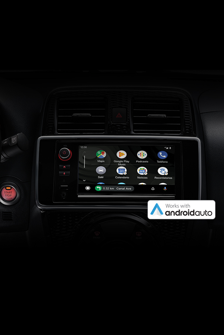 Detalle del monitor con Android auto incorporado en Nissan March, para amplificar tu entretenimiento