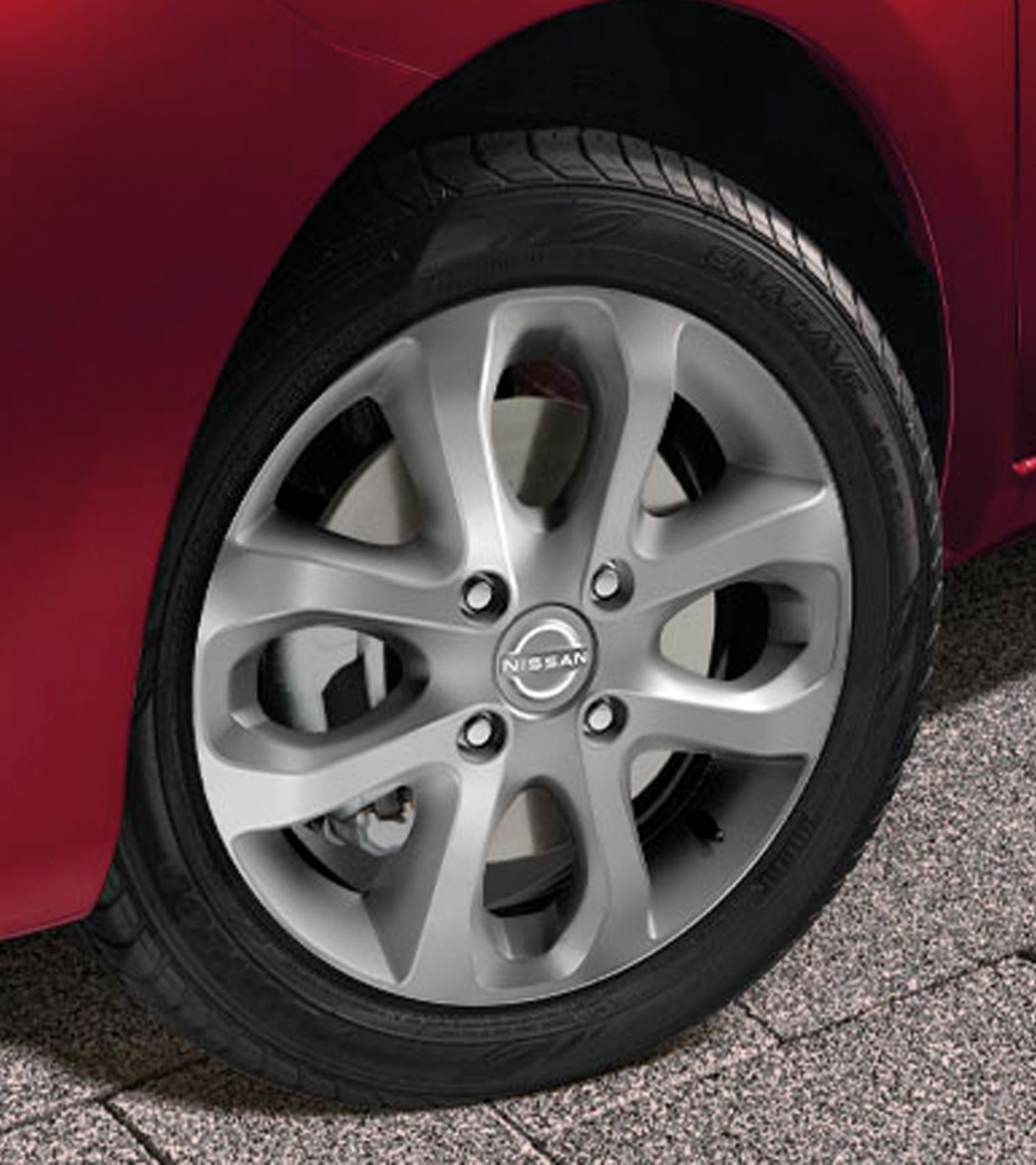 Nissan March 2025 rines