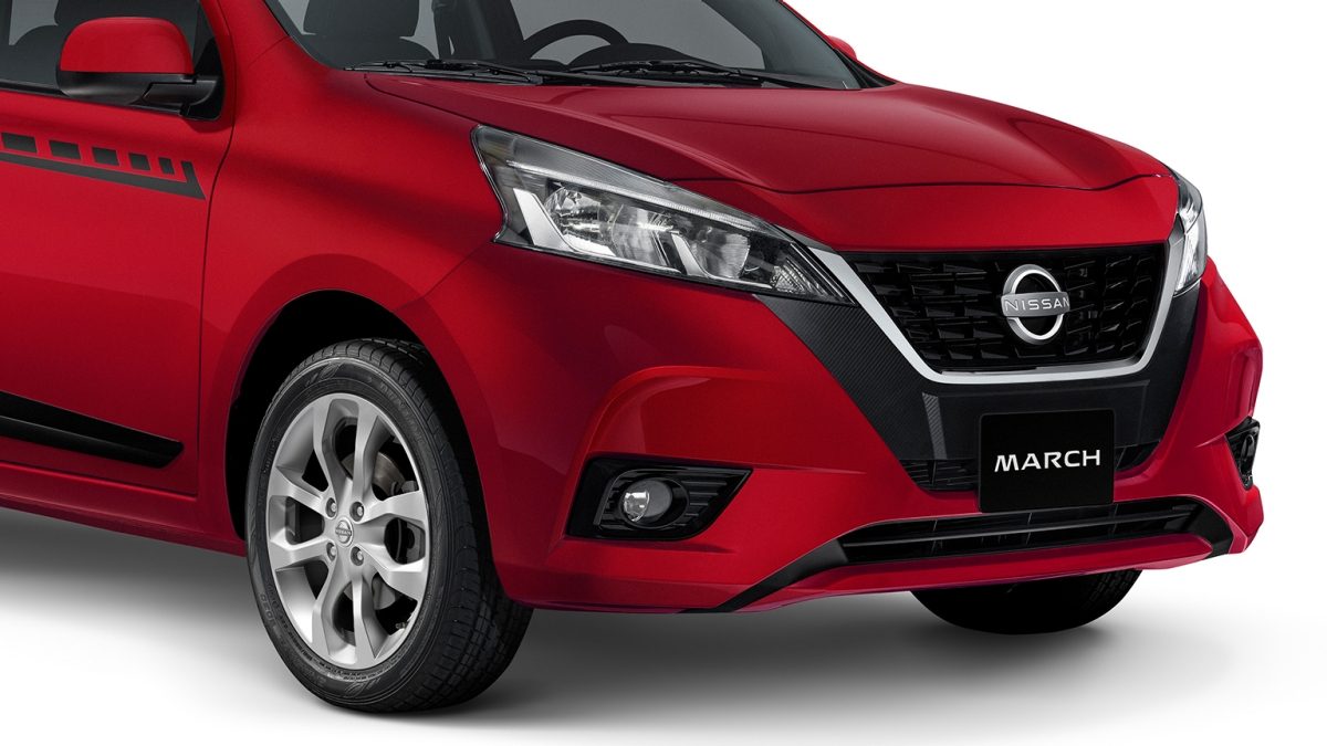 Detalle de los faros Signature Lamps de Nissan March que amplifican la visión en el camino