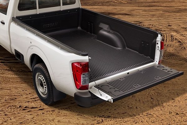 Vista de la caja de carga de Nissan NP300, con espacio y resistencia para llevarlo todo