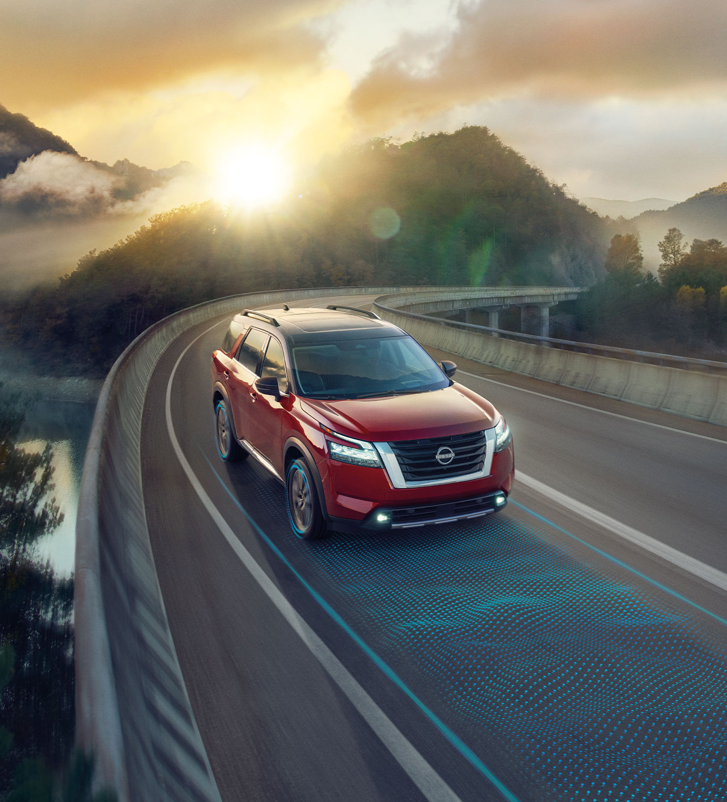 Nissan Pathfinder con Organic Dots en la carretera