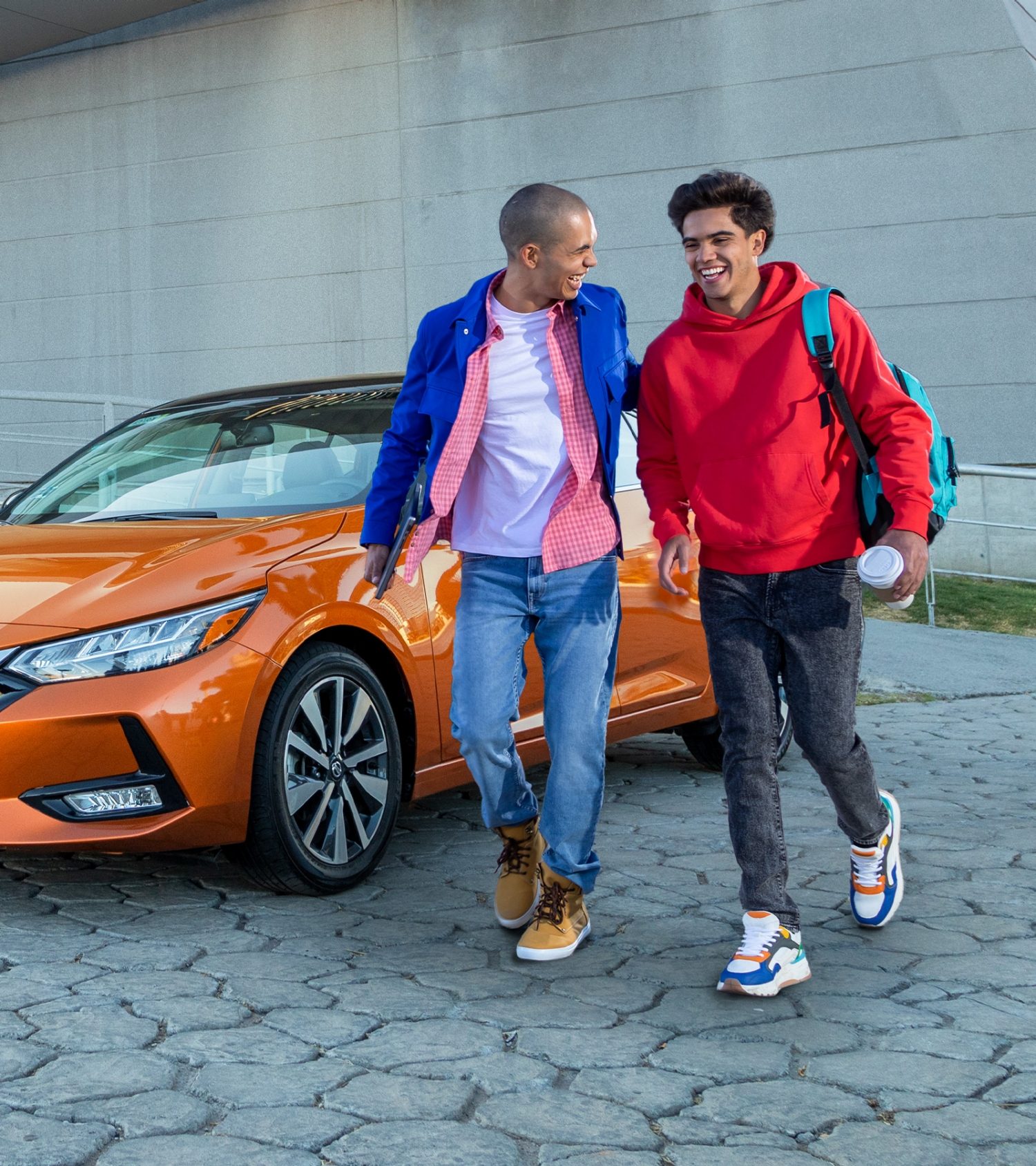 Estrena un Nissan Versa con el crédito para estudiantes Nissan Carrera