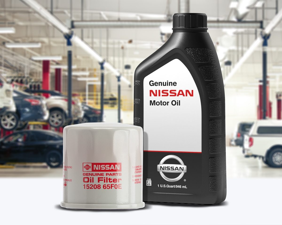 Imagen de filtro y botella de aceite originales Nissan