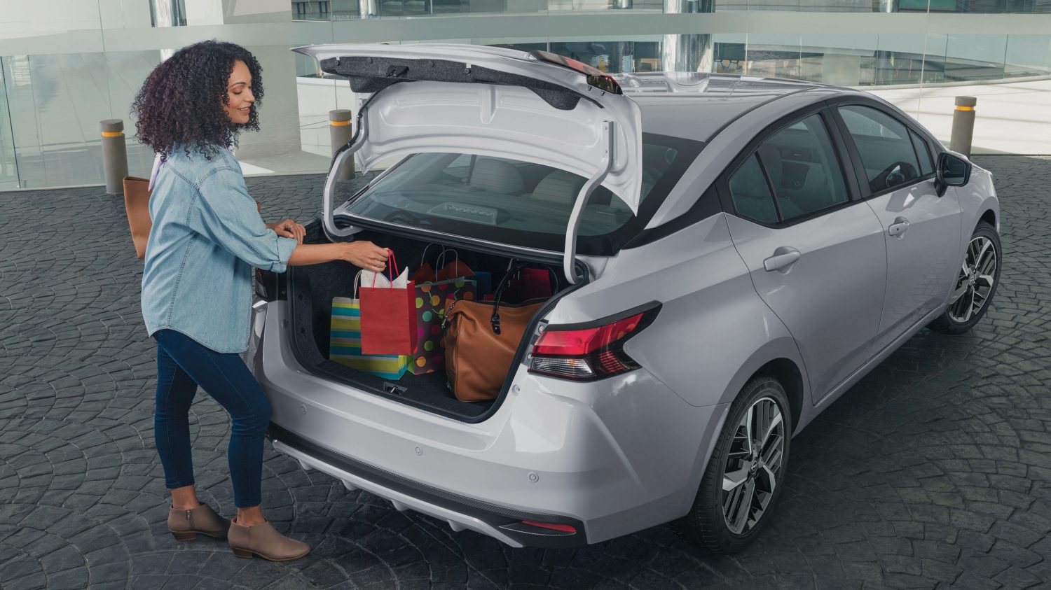 Nissan Versa 2025 con amplia cajuela