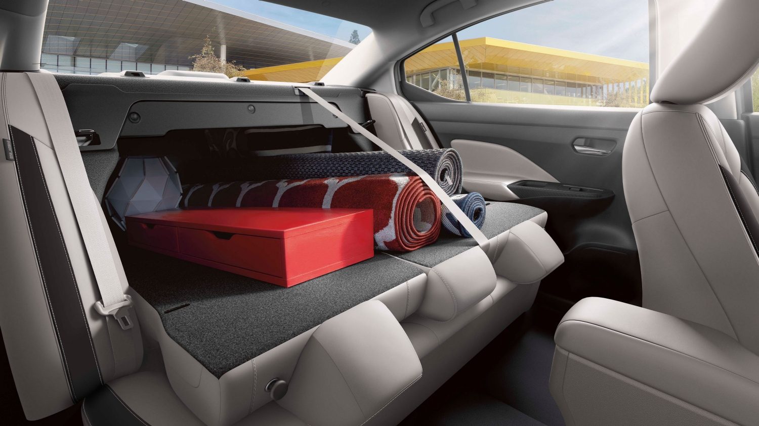 Nissan Versa 2025 con asientos abatibles