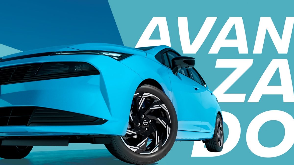 Nissan Versa 2026 con esquemas visuales sobre el funcionamiento del Frenado Inteligente de Emergencia