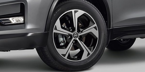 RIN DE 17” GLOSSY BLACK CORTE DIAMANTE