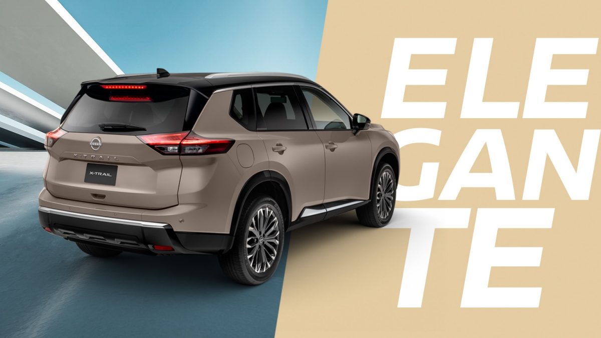 Vista lateral de camioneta SUV Nissan X-Trail 2026 con mujer caminando.