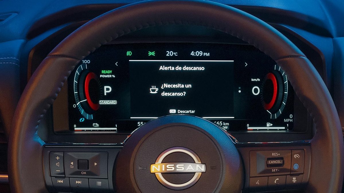 SUV Nissan X-Trail e-POWER 2026 con volante con controles de audio, Control Crucero Inteligente, manos libres, ProPilot Assist y Monitor Avanzado de Asistencia para el Conductor de 12.3 pulgadas