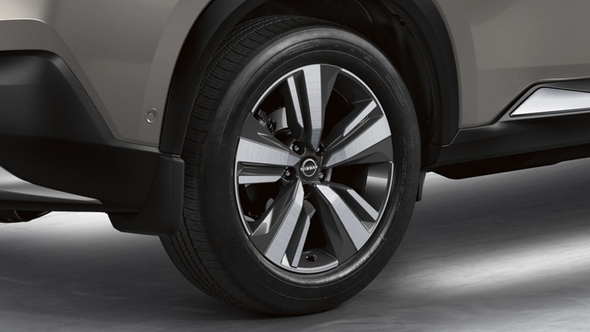 SUV Nissan X-Trail e-POWER con e-4ORCE 2027 con Set Loderas Frontales