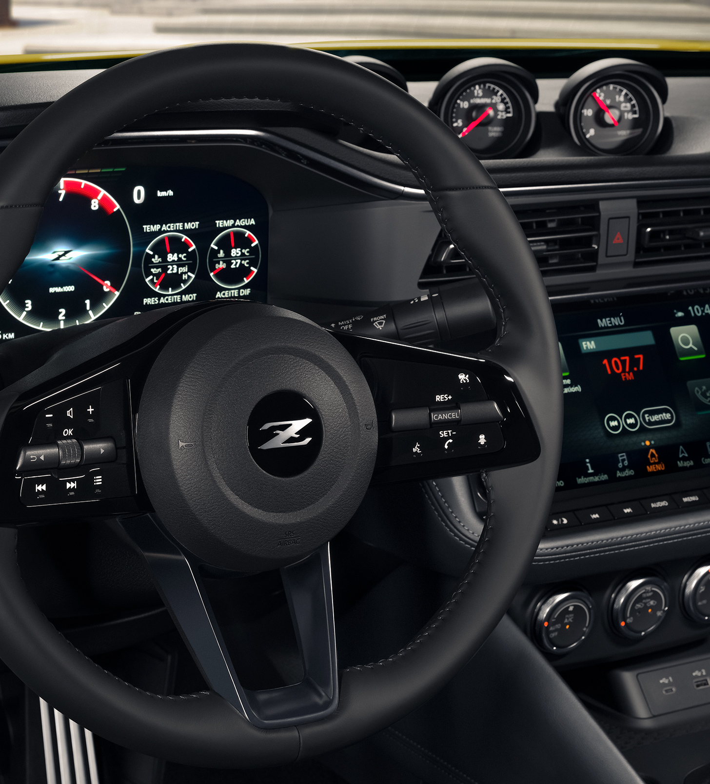 Nuevo Nissan Z 2023 diseño interior volante de lealtad