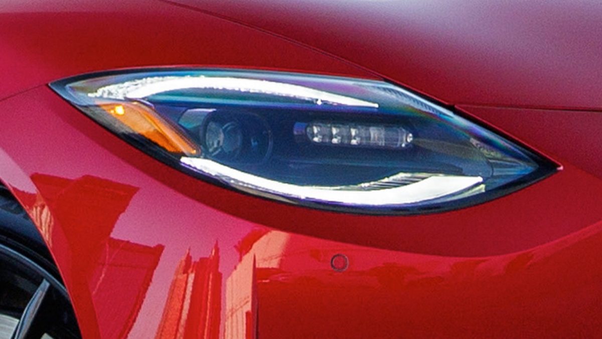 Nuevo Nissan Z 2026 luces delanteras inspiradas en el 240Z
