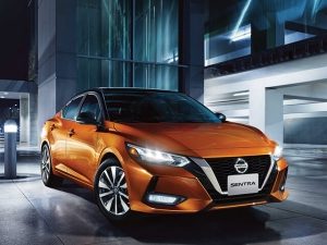Nissan Sentra color naranja bitono con tecnologías de manejo inteligente