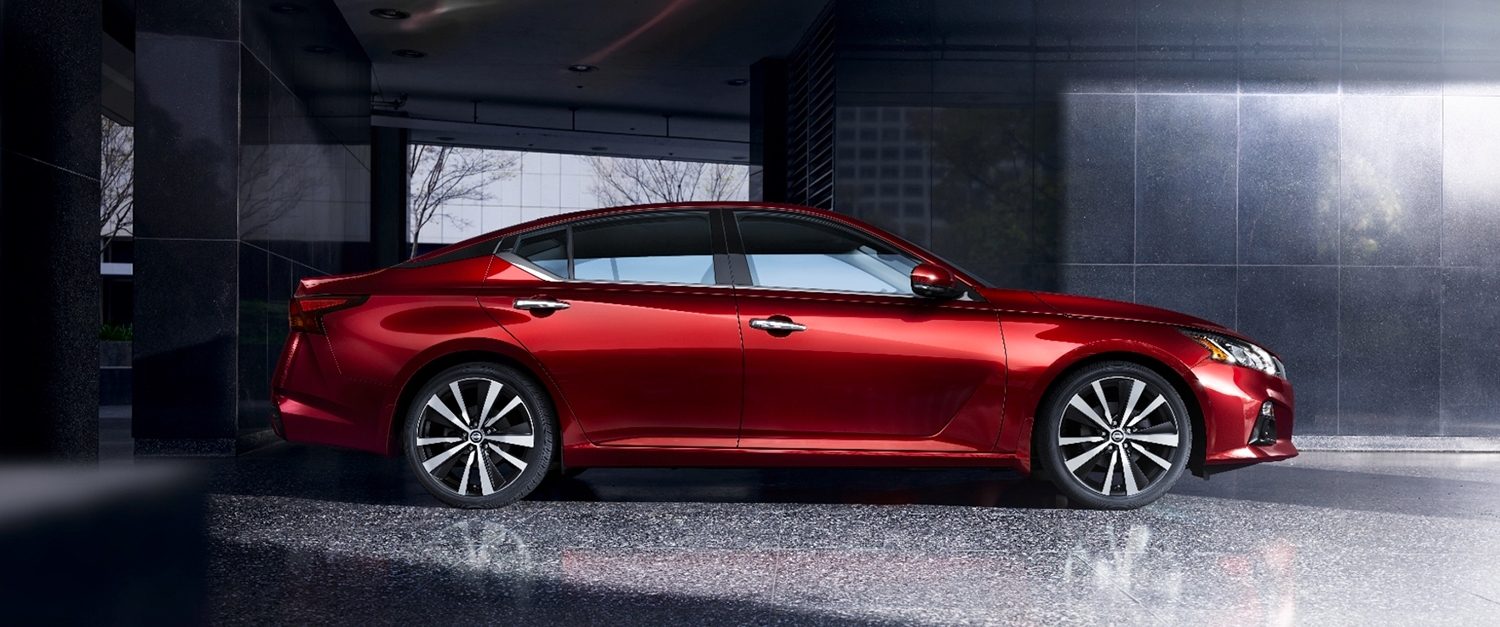 Nissan Versa - Hero